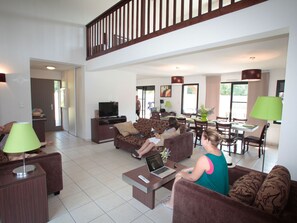 Villa | Living room - Nice Apartment With Wifi Located 2.5 km. From the Beach (Messanges)