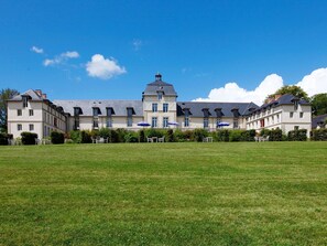 Exterior - Snug Apartment in a 17th Century Castle in a Breton Village (Baden)
