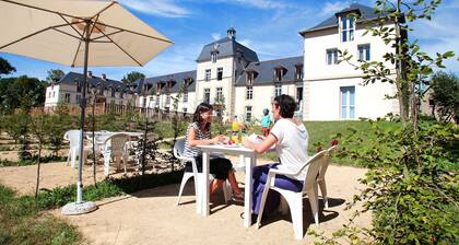 Snug Apartment in a 17th Century Castle in a Breton Village