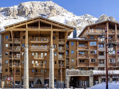Savoyards and Rustic Apartment in the Heart of Val D'isère