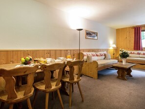 Dining - Savoyards and Rustic Apartment in the Heart of Val D'isère (Val-d'Isere)