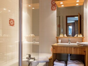 Apartment | Bathroom | Hair dryer, towels - Savoyards and Rustic Apartment in the Heart of Val D'isère (Val-d'Isere)