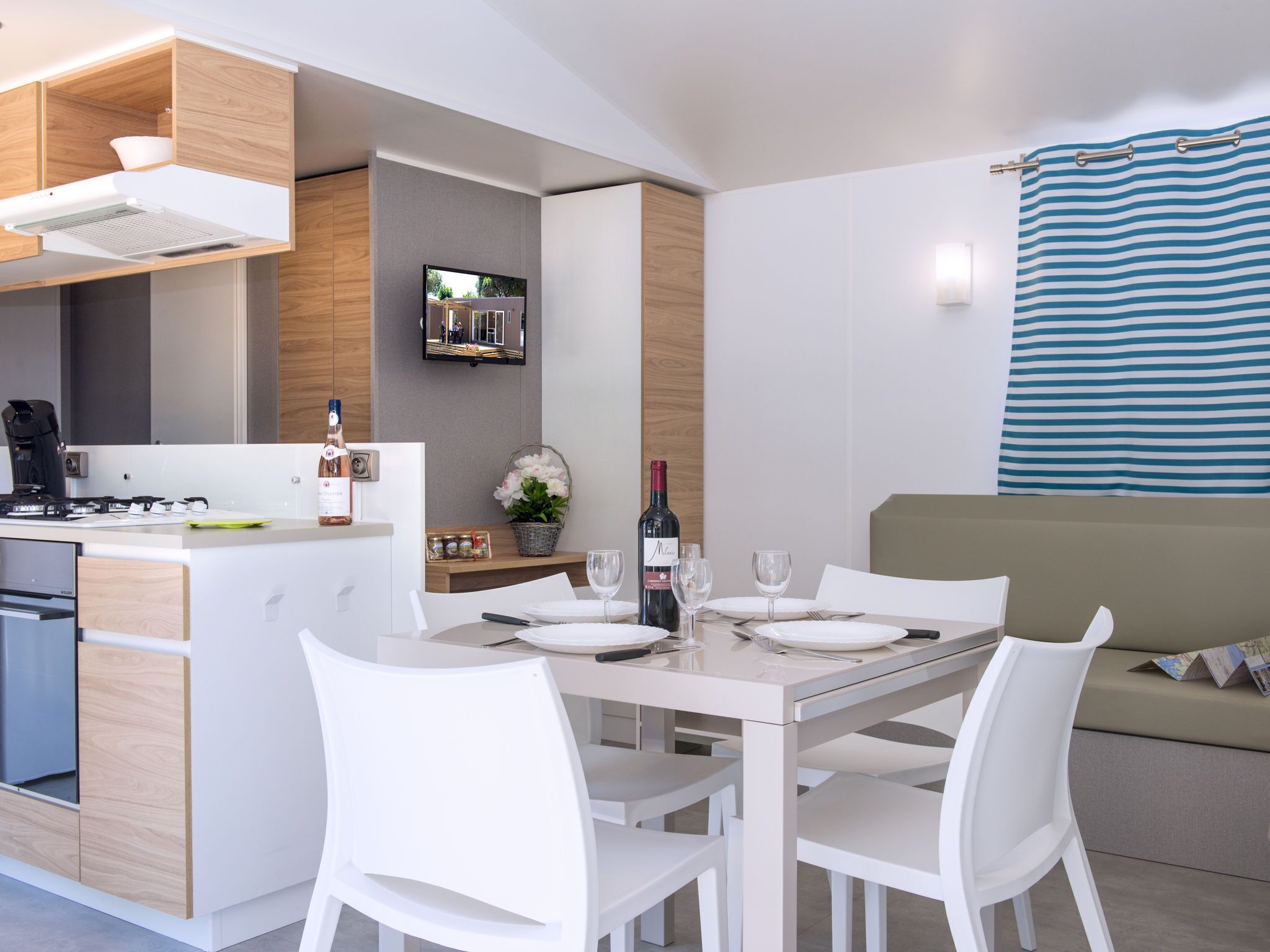 Chalet | Private kitchen | Fridge, microwave, dishwasher, coffee/tea maker