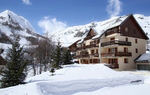 Exterior - Poolside Alpine Apartment Stay (Saint-Sorlin-d'Arves)