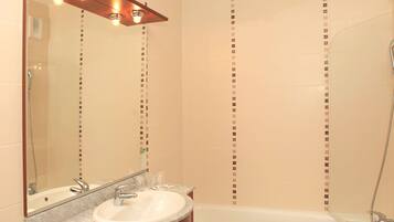 Apartment | Bathroom