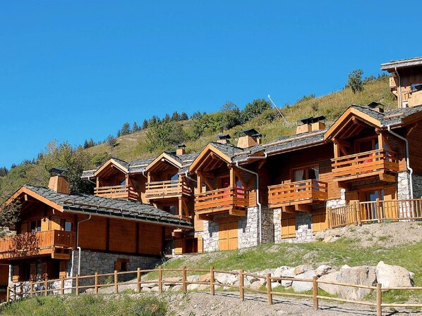 Exterior - Chalet in French Alps With Scenic Views (Valmeinier)