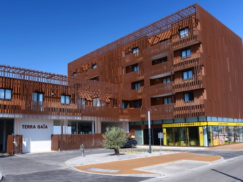 Relaxed Beachside Living in Sete