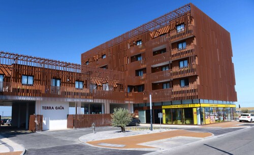 Relaxed Beachside Living in Sete