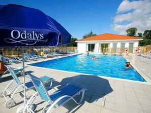 Pool - Apartment in France Near the Atlantic Coast (Saint-Brevin-les-Pins)