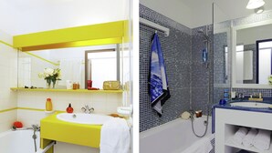 House | Bathroom | Bathtub, towels - Stylish Holiday Home Located Near a Lake in the Vendée (Talmont-Saint-Hilaire)