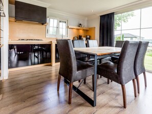 Chalet | Dining - Detached Light Chalet With Dishwasher not far From Hoorn (Berkhout)