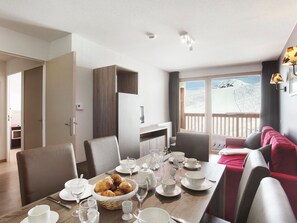Apartment | Living room - Chalet in Paradiski With Ski-in/ski-out Access (La Plagne-Tarentaise)