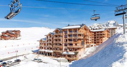 Chalet in Paradiski With Pool & Spa