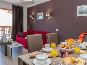 Dining - Chalet in Paradiski With Pool & Spa (La Plagne-Tarentaise)