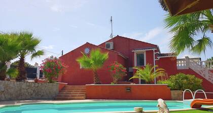 Luxurious Holiday Home in Roquebrune-sur-argens With Jacuzzi