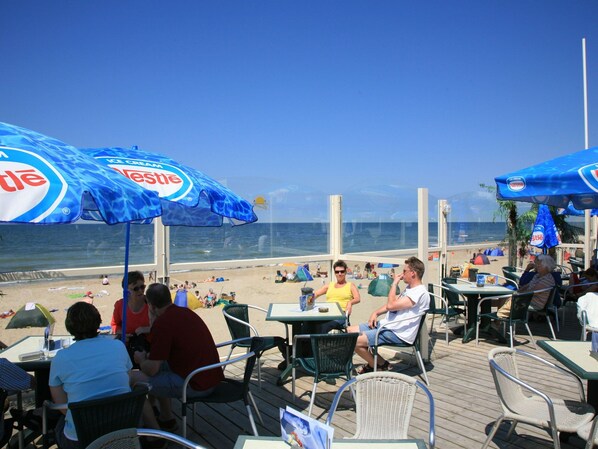 Dining - Thatched, Attractive Villa in Julianadorp near Beach (Julianadorp)