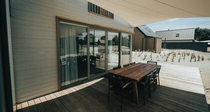 Luxurious Holiday Home With a Fire Place 800m From the Beach