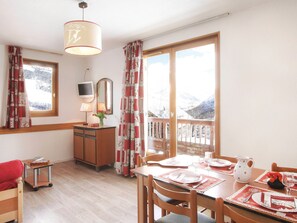 Apartment | Living room - Apartment in Sorlin D'arves by Ski Runs (Saint-Sorlin-d'Arves)