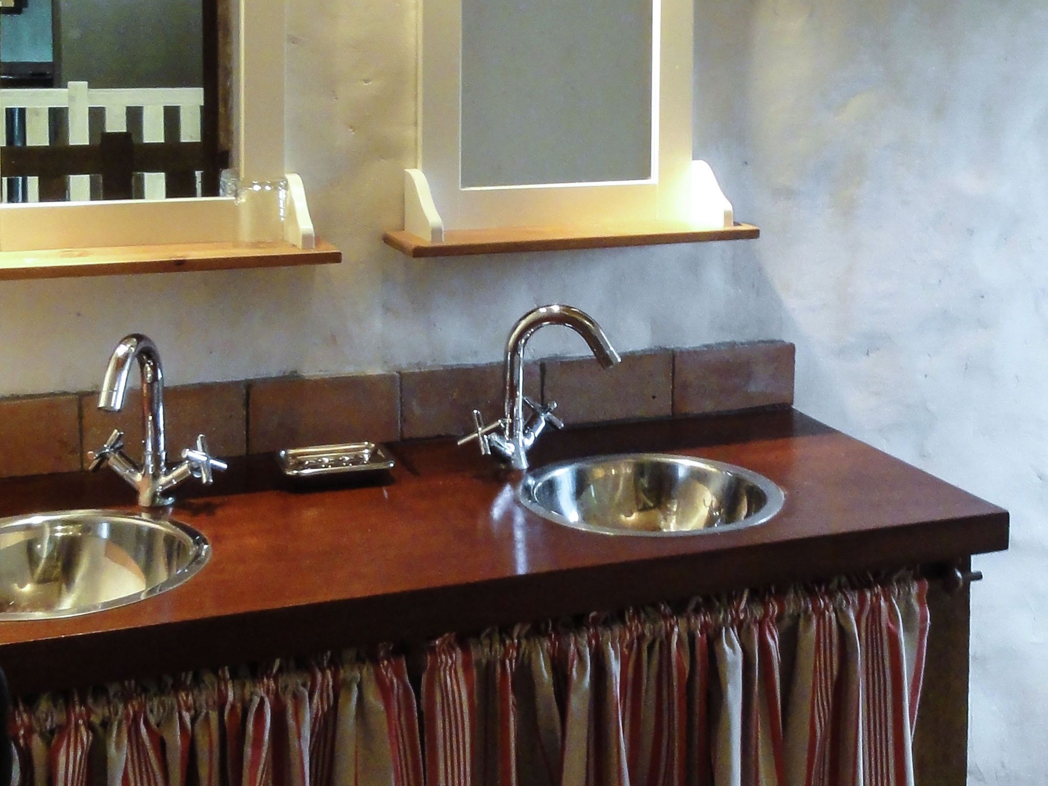 House | Bathroom | Shower, towels