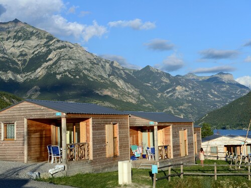 Mobile Home on the Largest Water Reservoir in Hautes-alpes
