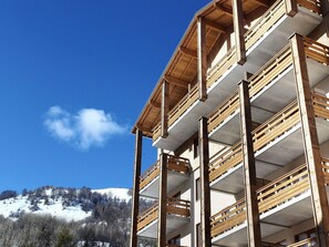 Chalet | Exterior - Chalet in Praroustan With Mountain Views (Uvernet-Fours)