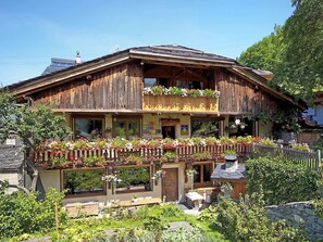 Exterior - Superb Savoyard Traditional Chalet Located 500 m From the Slopes (Peisey-Nancroix)