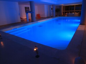 Pool - Chalet in Isola Near Ski Slopes (Isola)