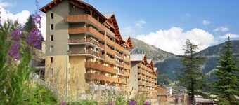 Chalet in Isola Near Ski Slopes