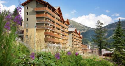 Chalet in Isola Near Ski Slopes