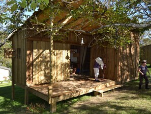 Exterior - Comfortable Wooden Cottage Located in the Dordogne Region (Saint-Andre-et-Appelles)