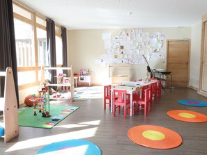 Children’s area - Modern Comfortable Apartment on the Slopes in Les Menuires (Les Belleville)