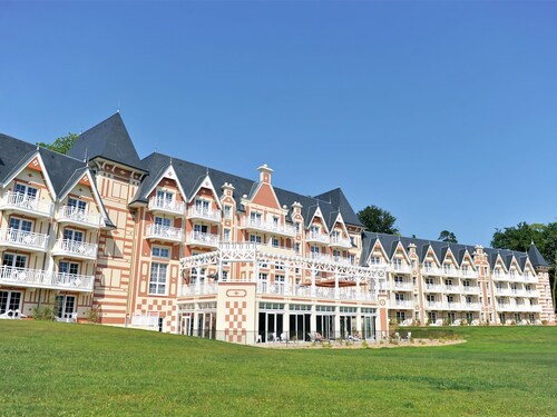 Luxury Apartment in a Gorgeous Area Called La Belle Epoque