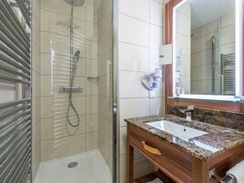 Apartment | Bathroom