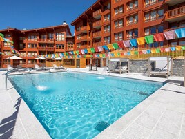 Indoor pool, outdoor pool