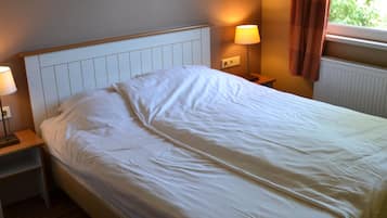 House | 4 bedrooms, individually furnished, bed sheets