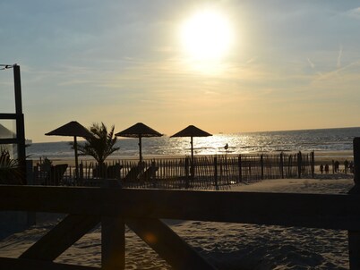 Bungalow in Netherlands With Ship-like Design