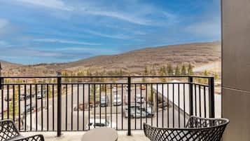 3 Bedroom Premium Suite with Mountain View | Vista desde la habitación