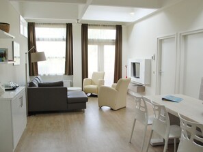 Apartment | Living room - Modern Apartment With a Dishwasher, on Isle Schiermonnikoog (Schiermonnikoog)
