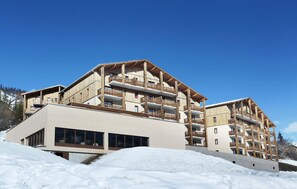 Exterior - Chalet in Praroustan With Mountain Views (Uvernet-Fours)