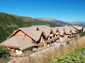 Exterior - Chalet in French Alps With Balcony (Valmeinier)