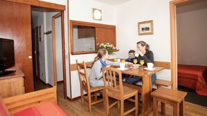 Dining - Chalet in French Alps With Alpine Charm (Tignes)