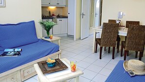 Living room - Mediterranean Apartment on the Gorgeous Peninsula of Giens (Hyeres)
