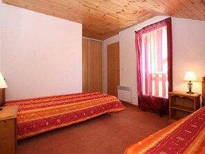 Apartment | Room amenity - Chalet in France Near Ski Slopes (Le Dévoluy)