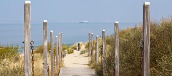 Modern Bungalow With two Bathrooms, Near the Beach