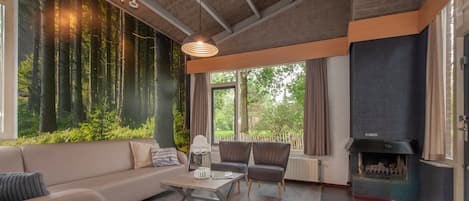 Bungalow | Living room | TV