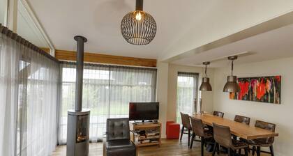 Modern House With a Jetty, Located in Beautiful Giethoorn