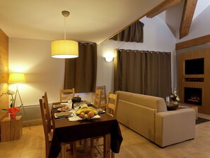 Apartment | Living room - Chalet in Alps Near Ski Slopes (Sainte-Foy-Tarentaise)