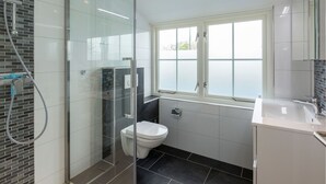 House | Bathroom - Very Attractive Holiday Home near Beach of Westkapelle (Westkapelle)