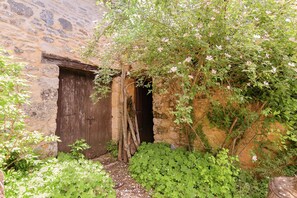 View from property - Cottage in Vezere Valley Near Lascaux Caves (Les Eyzies)