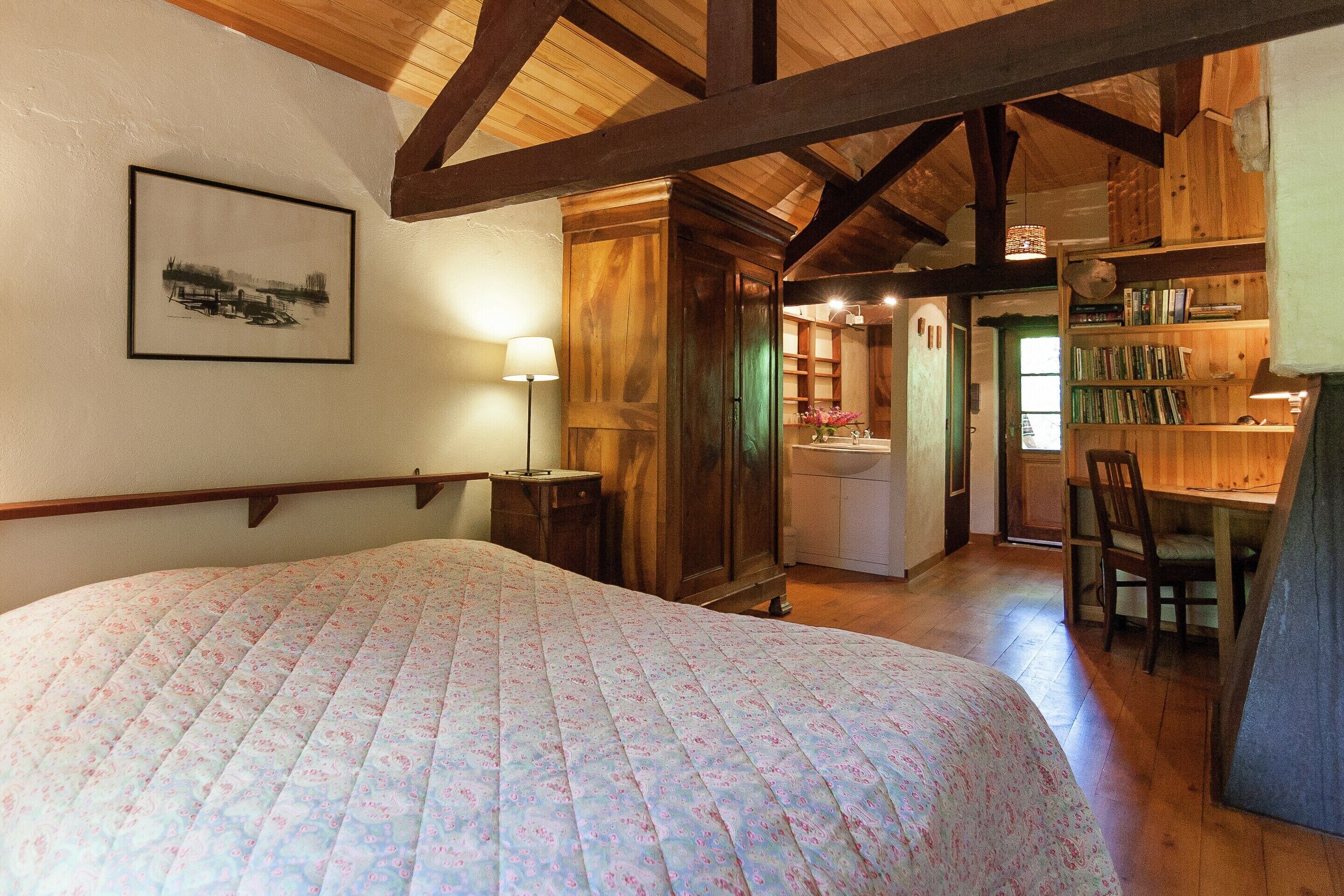 Cottage | 1 bedroom, individually furnished, bed sheets